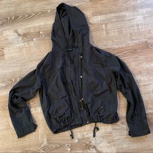 BRANDY MELVILLE black hooded cropped windbreaker
